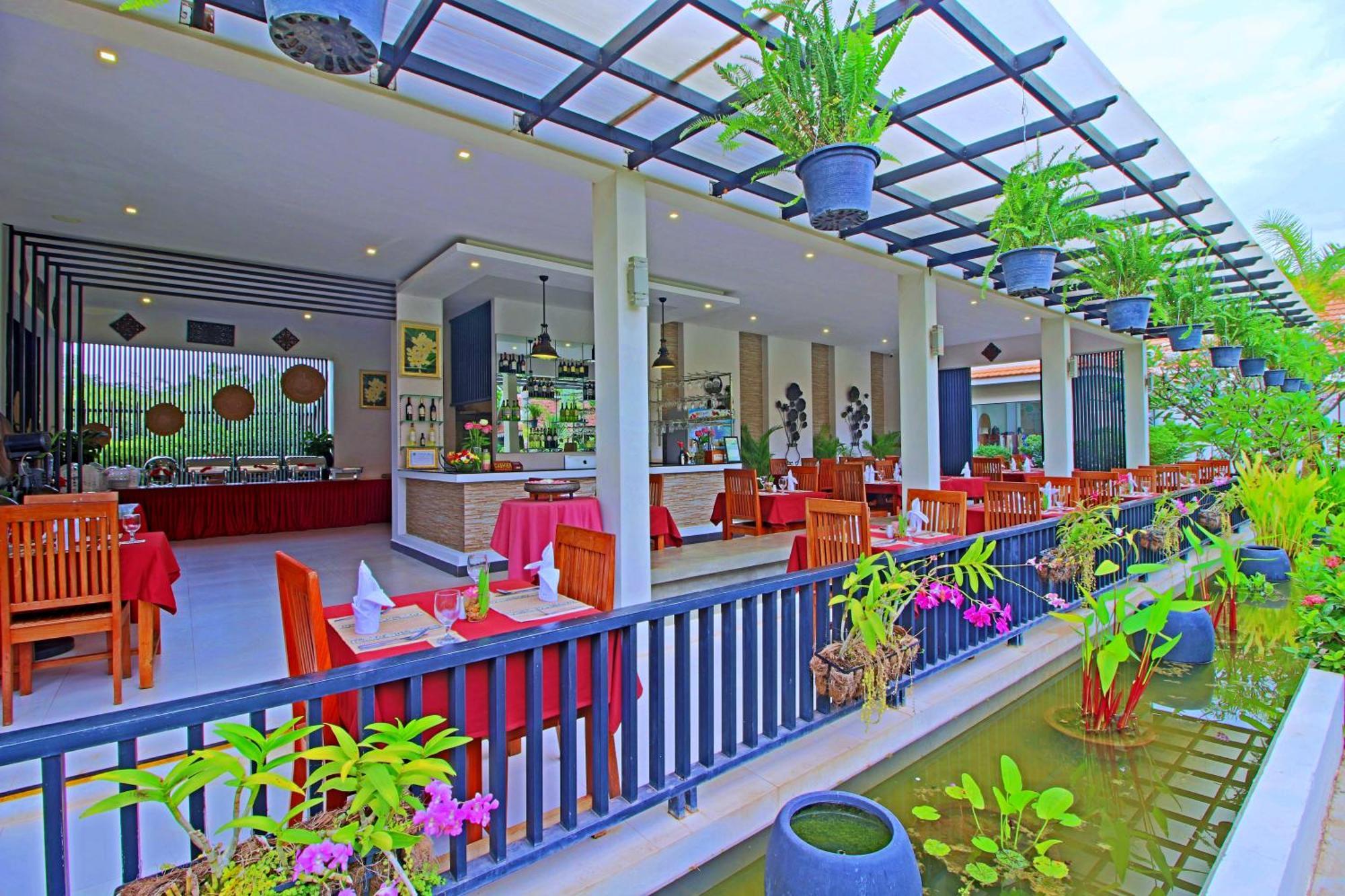 New Riverside Hotel Siem Reap Exterior foto