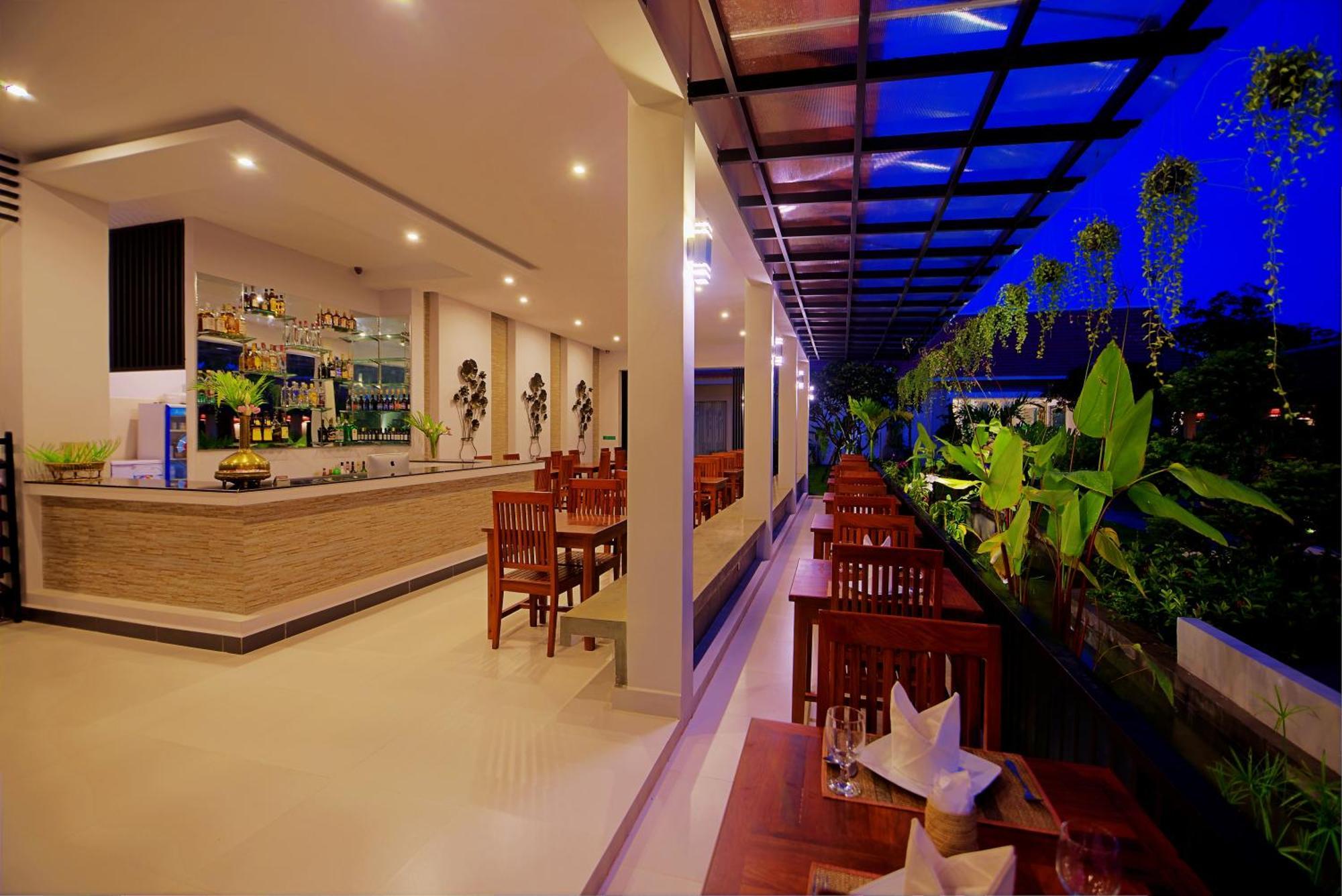 New Riverside Hotel Siem Reap Exterior foto